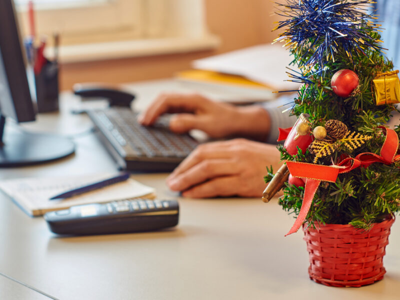 Office Christmas Decorating Tips